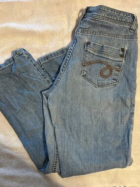 Light Blue Women's Boot Cut Jeans with Embroidered Pocket